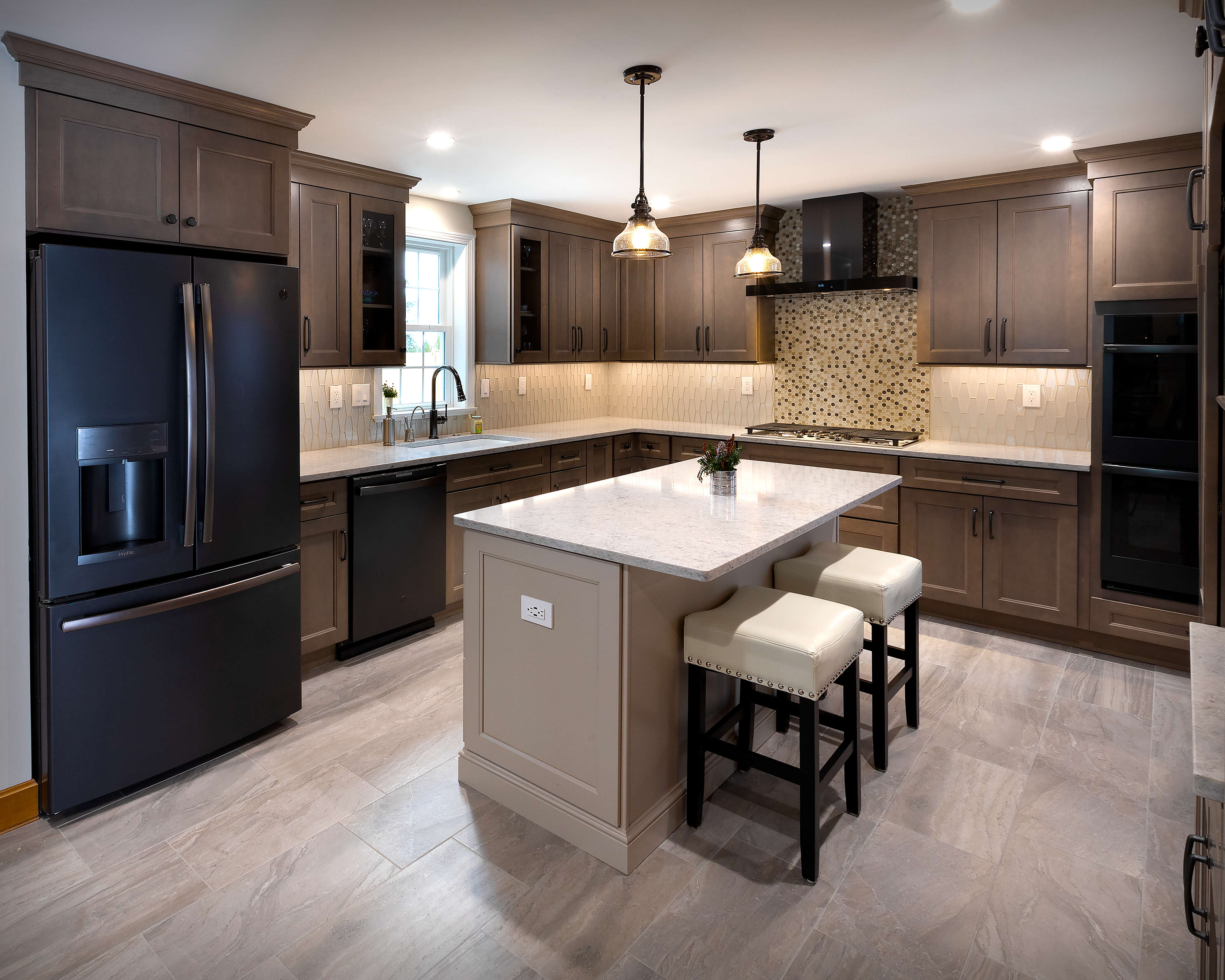 Kitchen Remodel with Full Height Cabinets | Viking Kitchen Cabinets
